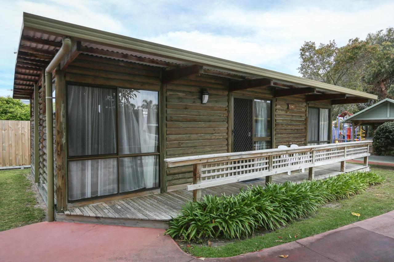 Lazy Acre Log Cabins Lakes Entrance Room photo